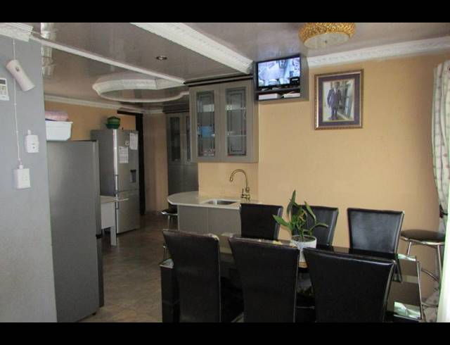 3 BEDROOM HOUSE FOR SALE IN KINGSVIEW EXT 3